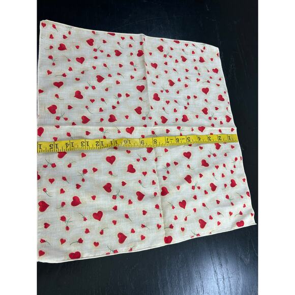 Vintage Cloth Napkins- Hearts cream- valentines- set of 4- 16 x 16" - Picture 4 of 5